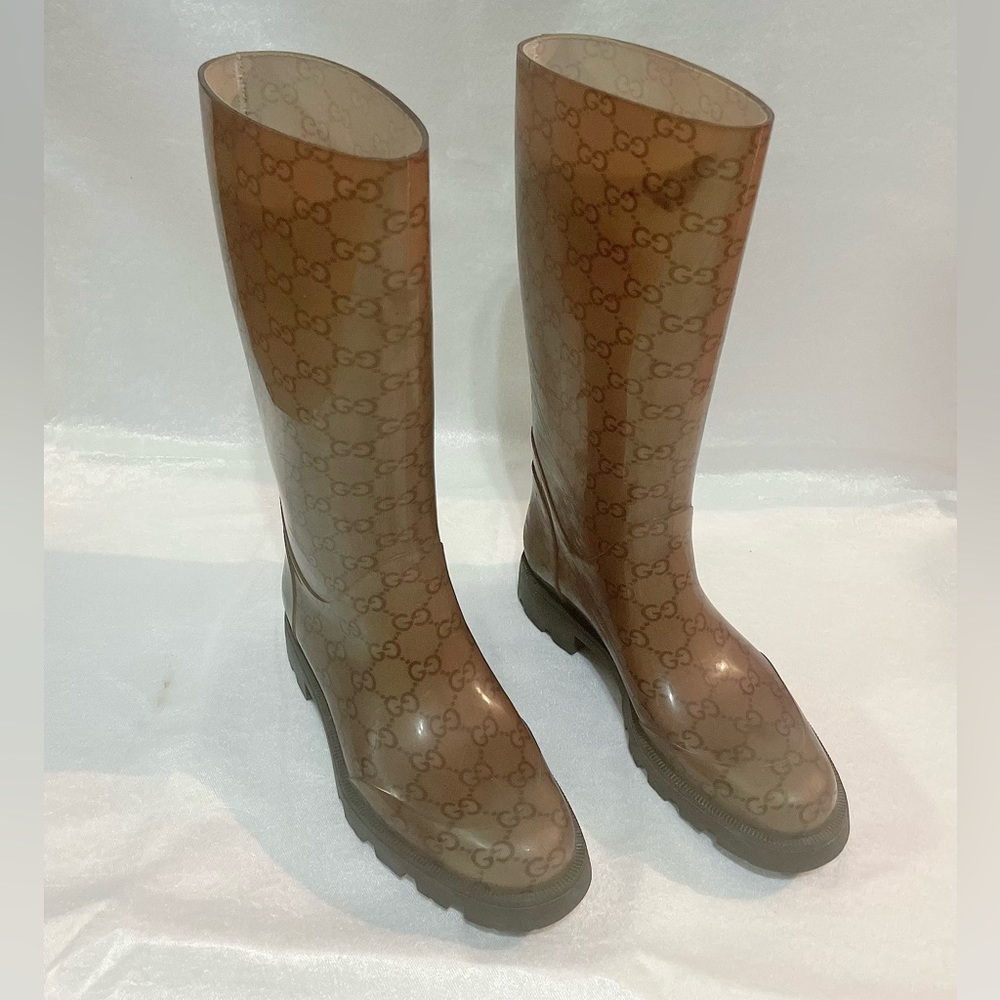 Gucci rain boots 35